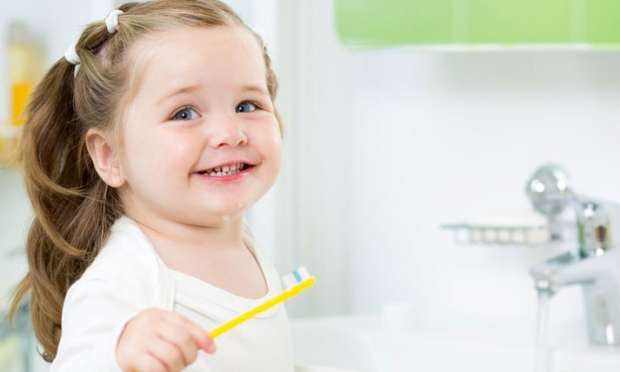 2,5 yaşından önce diş macunu tavsiye edilmiyor